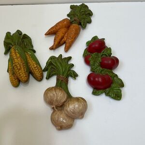 VINTAGE CERAMIC VEGETABLES WALL DECOR SET OF FOUR